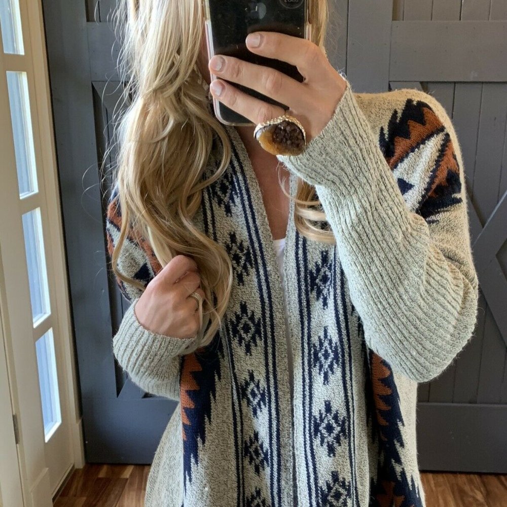 New Aztec Yellowstone Blanket Cardigan Sweater Western Southwest Grey Cozy Fall - Picture 4 of 9